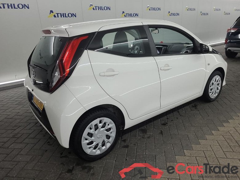 TOYOTA Aygo 1.0 VVT-i x-play 5D 53kW #3