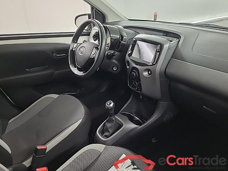 TOYOTA Aygo 1.0 VVT-i x-play 5D 53kW #6