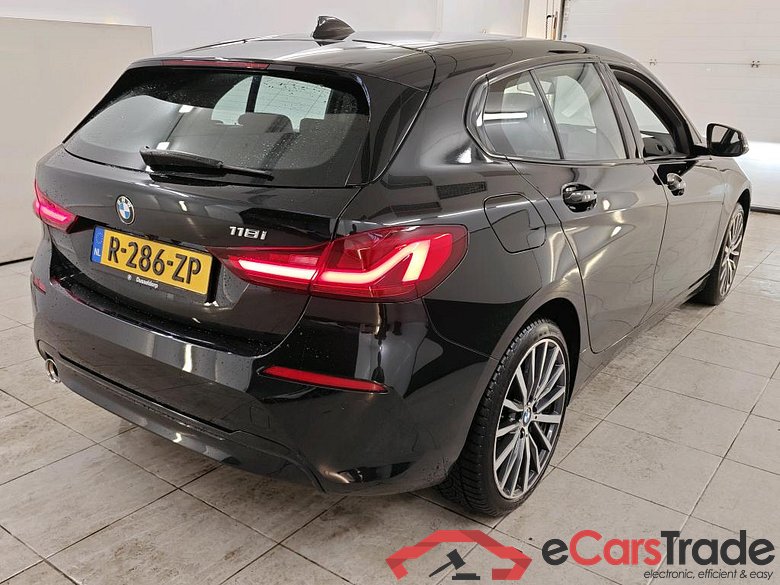 BMW 1 Serie 118iA Sport Line 5d #2
