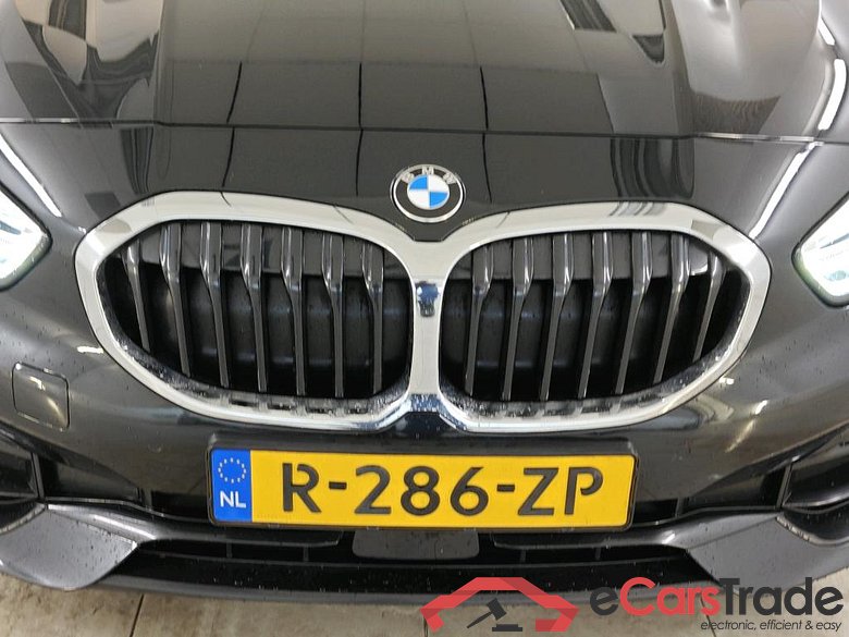 BMW 1 Serie 118iA Sport Line 5d #5