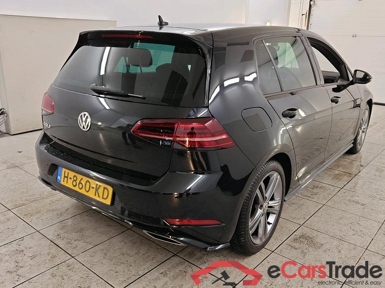 Volkswagen Golf 1.5 TSI 110kW 7-DSG Highline Business R 5d #2