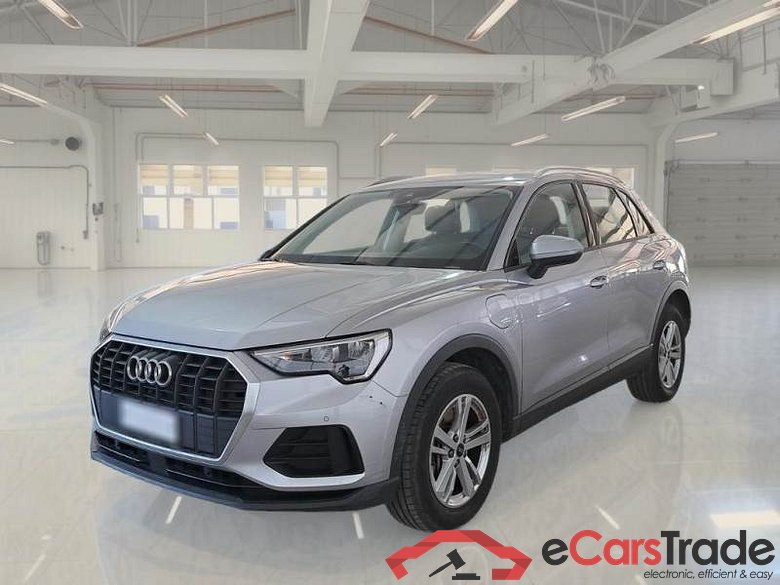 AUDI Q3 / 2018 / 5P / SUV 45 TFSI E S TRONIC BUSINESS