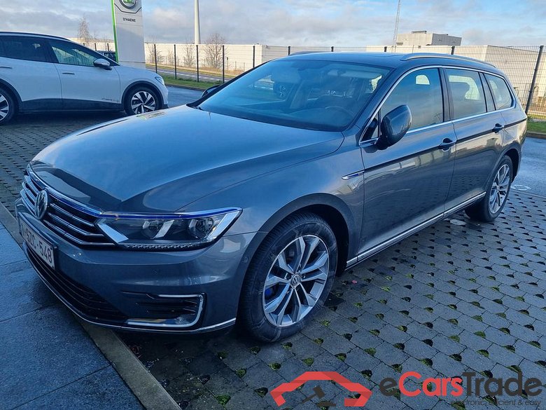 VOLKSWAGEN Passat Variant GTE Passat Variant GTE 1.4 TSI Plug-In-Hybrid 160 kW (218 ch) 6 vitesses DSG #1