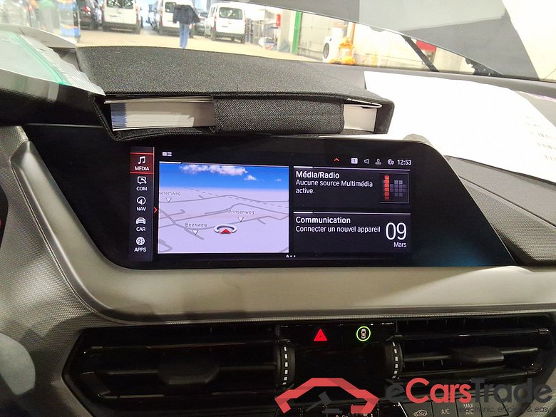 BMW 118i LED-Xenon Navi KeylessGo Klima PDC ... #6