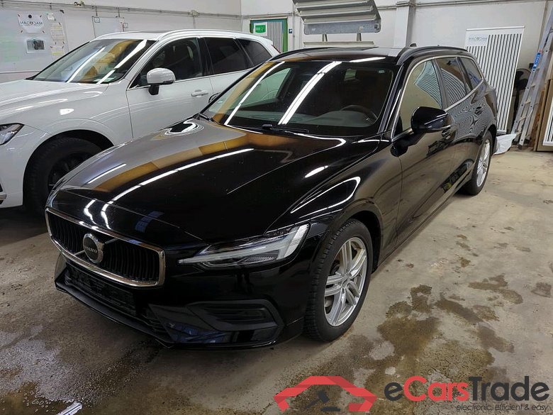V60 Kombi Core 2.0 B4 145KW AT8 E6d