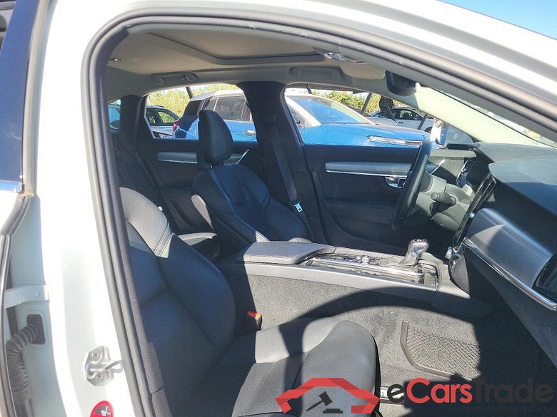 VOLVO S90 / 2016 / 4P / sedán 2.0 D4 Momentum Auto #6