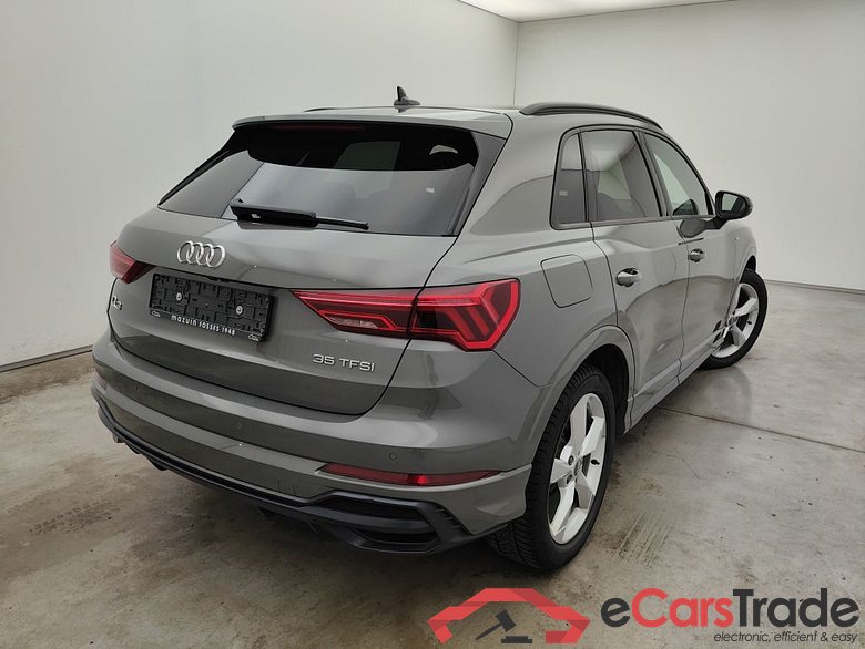 Audi Q3 35 TFSI S tronic S line 5d #2