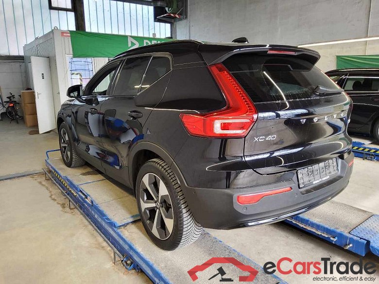 Volvo XC40 (2017->) DE - SUV5 B4 AWD EU6d, Ultimate Dark (EURO 6d), (Facelift) 2022 - 2022 #4