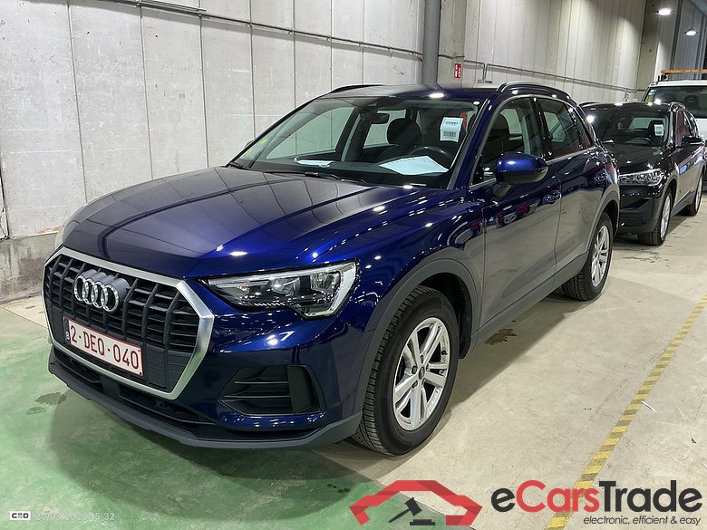 AUDI Q3 2.0 35 TDI S TRONIC BUS. ED. ATTRACTION