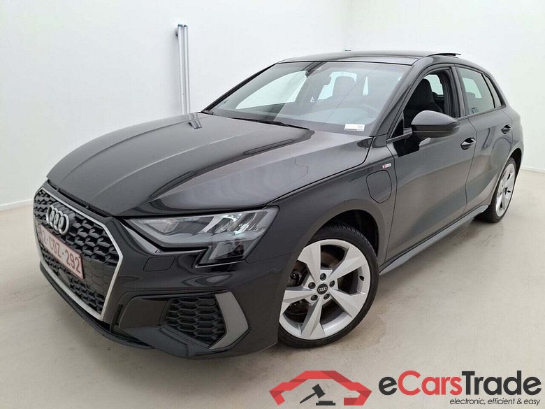 AUDI A3 SPORTBACK 40 TFSI E S-LINE  S-TRONIC #1