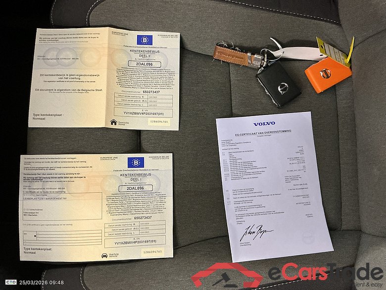 VOLVO XC40 1.5 T4 PHEV CORE DCT #6