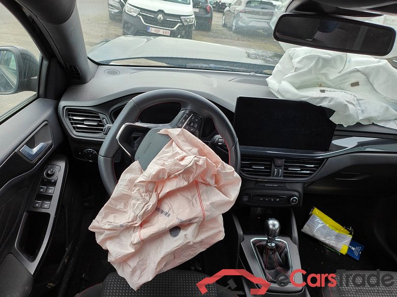 Ford Focus 1.5 EcoBlue 88kW ST-Line 5d !! Damaged car !!