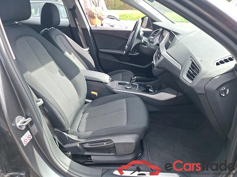 BMW - BMW 1 HATCH 118dA 150PK Business Edition Advantage Pack Business & PDC Front & Rear #3