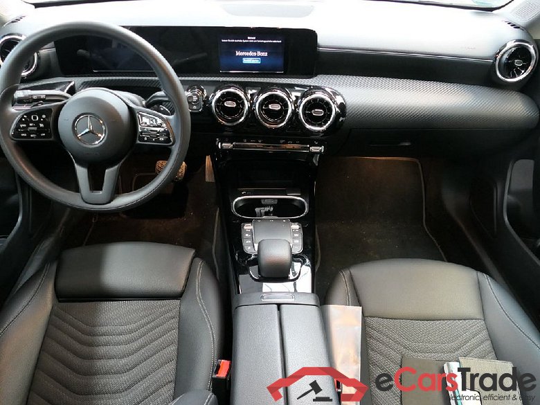 CLA -Klasse Shooting Brake CLA 180 (118.684) 1.3  AT7 E6d #3