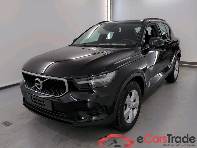 VOLVO XC40 1.5 T2 MOMENTUM CORE #1