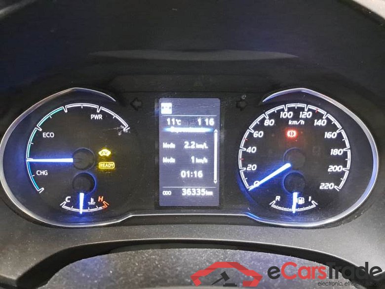 TOYOTA YARIS / 2017 / 5P / BERLINA 1.5 HYBRID BUSINESS #4