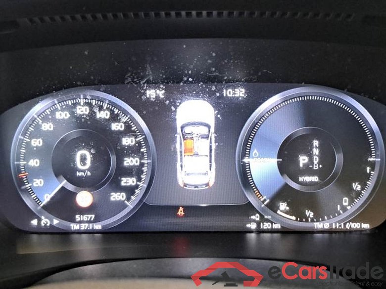 VOLVO XC40 / 2021 / 5P / SUV T4 RECHARGE PLUG-IN AUTO CORE #4