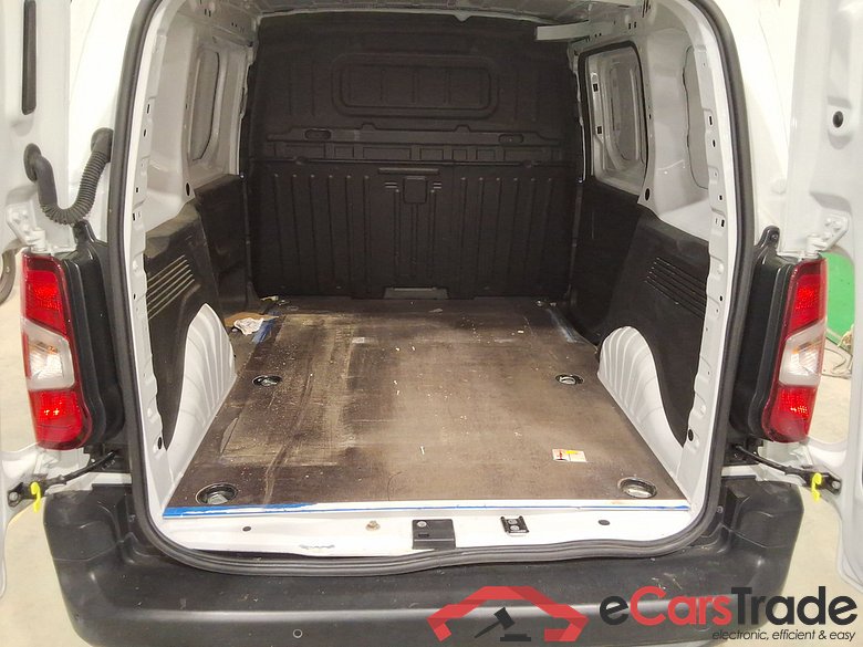 CITROAu2039N BERLINGO 1.2 PURETECH 110 S-S M LIGHT CLUB #3