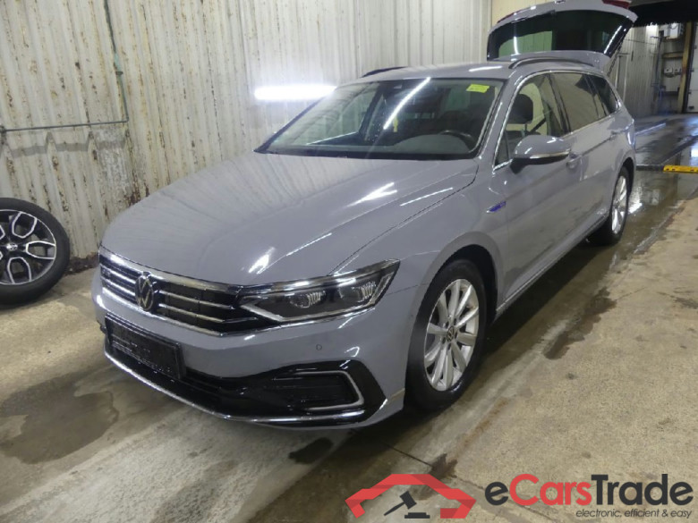 Passat Variant GTE 1.4 TSI 160KW AT6 E6d #1