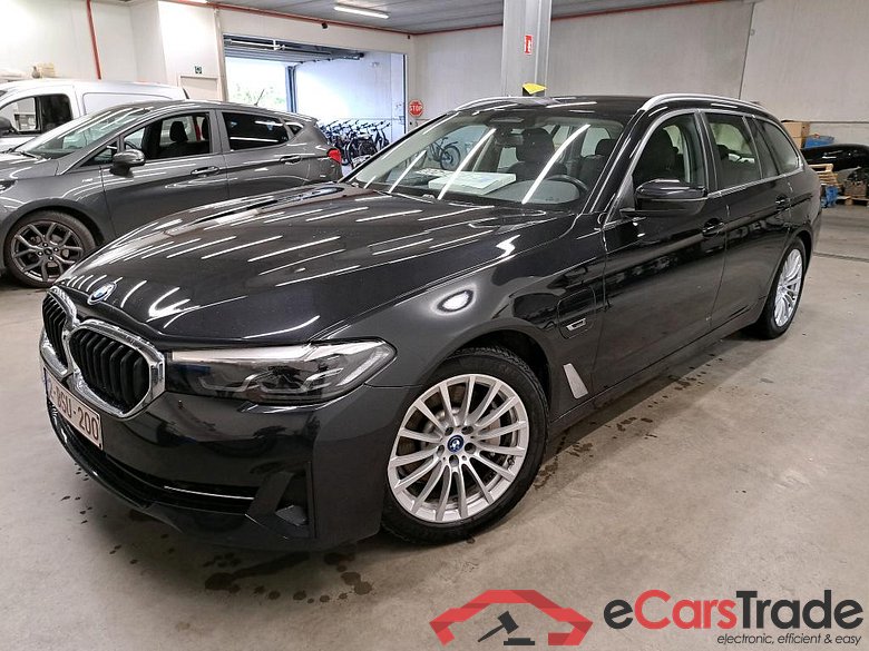 BMW - BMW 5 TOURING 530e xDrive 272PK Business Edition With Dakota Heated Seats & Pack Driving Assistant & Active Cruise & Parking Assistant Pack * HYBRID *