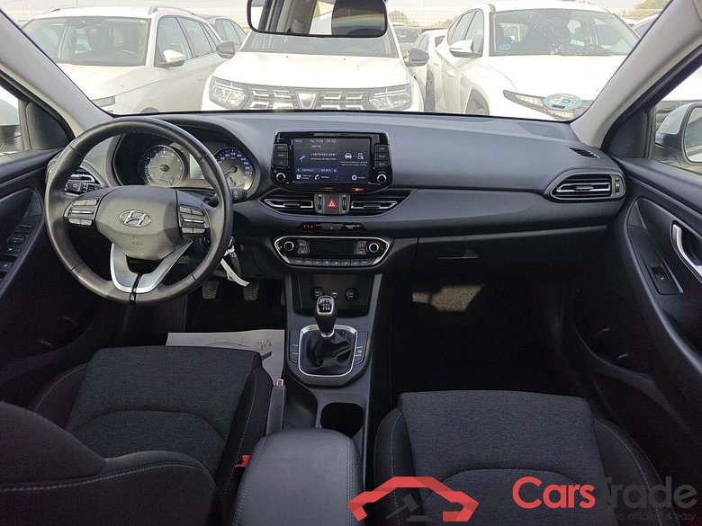 HYUNDAI i30 / 2020 / 5P / berlina con portón 1.5 DPI Klass SLX #3