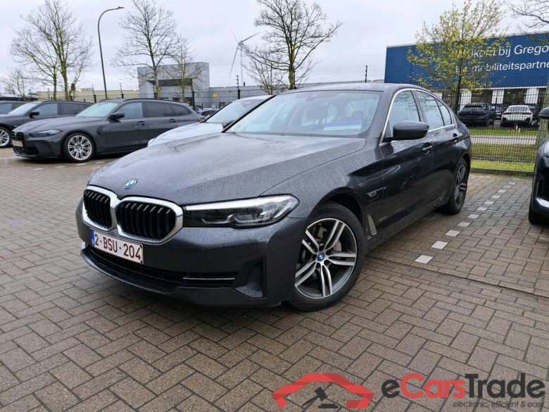 BMW 520e Plug-In Hybrid Aut. LED-Xenon LC-Pro Navi-Pro Leather KeylessGo Camera Klima PDC ...