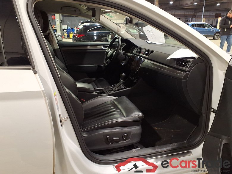 SKODA SUPERB COMBI 2.0 CRTDI 90KW DSG7 STYLE #6
