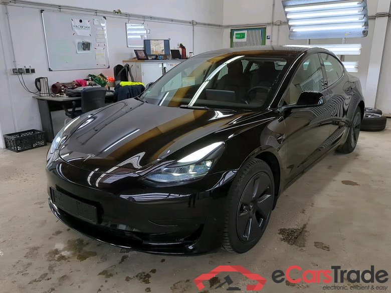 TESLA Model 3 RWD Hinterradantrieb 4d 239kW