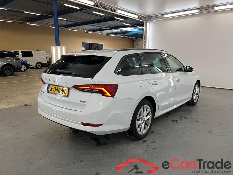 SKODA OCTAVIA COMBI 1.0 e-TSI Business Edition #4