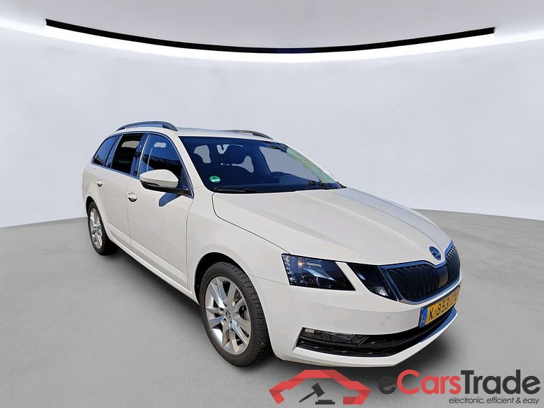 SKODA Octavia Combi 110 kW #4