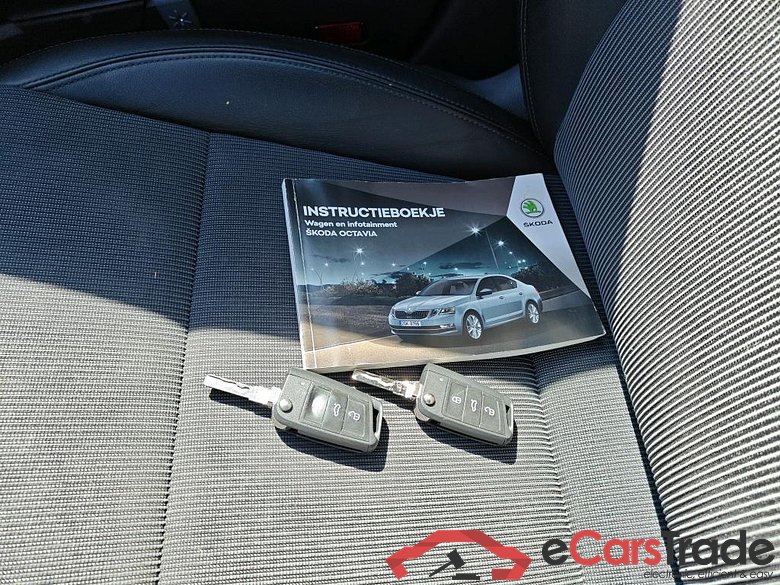 SKODA Octavia Combi 110 kW #6