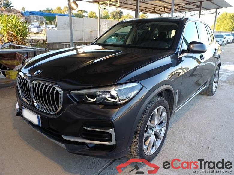 BMW X5 / 2018 / 5P / SUV XDRIVE 25D XLINE AUTOM.
