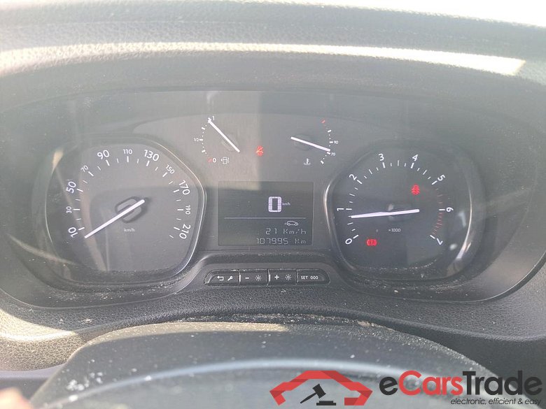 PEUGEOT Expert / 2016 / 4P / furgón Furgón Premium 1.5 BlueHDi 100 Standard (AC) #4