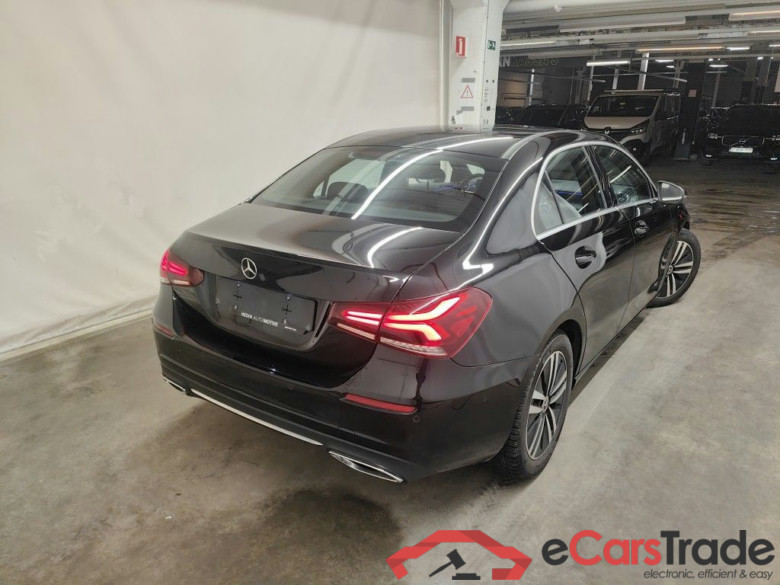 Mercedes-Benz A-Klasse Limousine A 180d Business Solution Aut. 4d #2