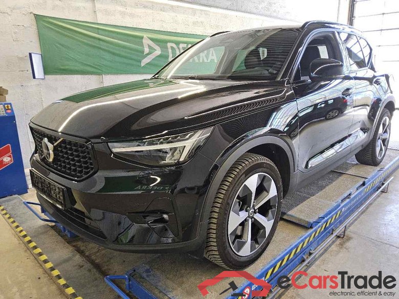 Volvo XC40 (2017->) DE - SUV5 B4 2WD EU6d, Plus Dark, (Facelift) 2022 - 2024
