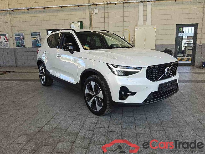 Volvo XC40 (2017->) DE - SUV5 B4 2WD EU6d, Plus Dark, (Facelift) 2022 - 2024 #2