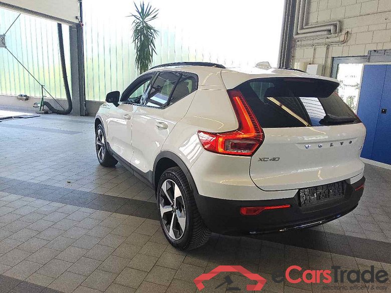 Volvo XC40 (2017->) DE - SUV5 B4 2WD EU6d, Plus Dark, (Facelift) 2022 - 2024 #4