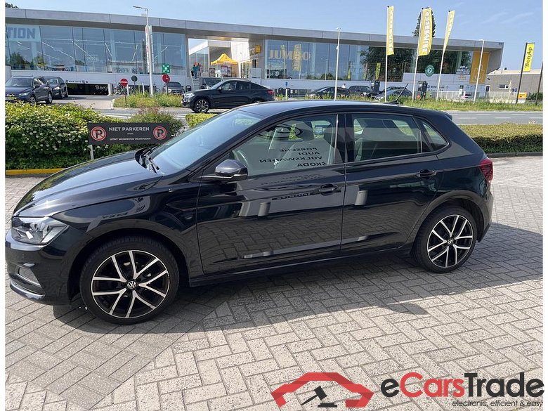 VOLKSWAGEN Polo Polo Comfortline 1.0 70 kW (95 ch) 5 vitesses manuel #1