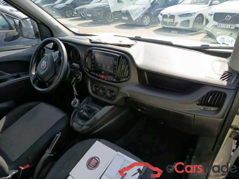 FIAT Doblò Cargo/2015/4P/furgón derivado de turismo Cargo SX 1.6 Mjet 66kW (90CV) (AC) #3