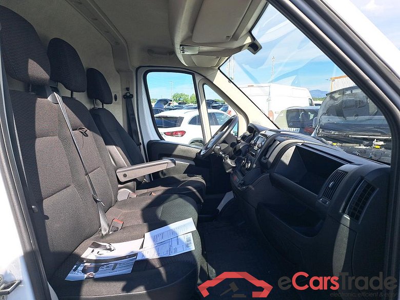 PEUGEOT Boxer / 2014 / 4P / furgón Pack 330 L1 H1 BHDI 88kW(120CV) S&S 6 V. #6