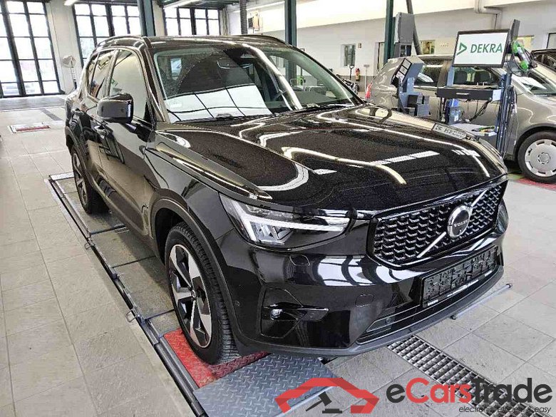 Volvo XC40 (2017->) DE - SUV5 B4 2WD EU6d, Plus Dark, (Facelift) 2022 - 2024 #2