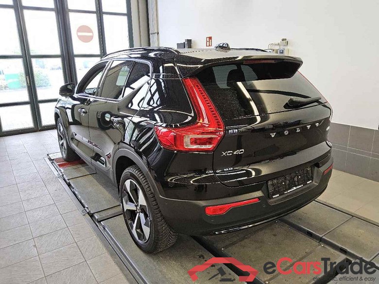 Volvo XC40 (2017->) DE - SUV5 B4 2WD EU6d, Plus Dark, (Facelift) 2022 - 2024 #4