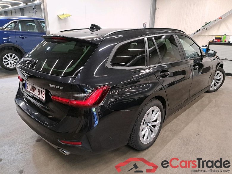 BMW - BMW 3 TOURING 330e xDrive 292PK Business Edition With Vernasca Leather & Active Cruise & Driving Assistant Pack  * HYBRID * #2
