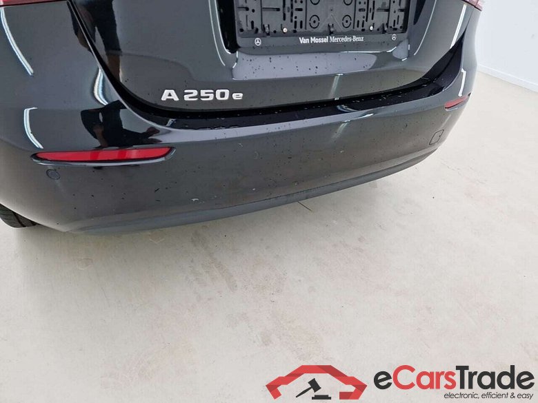 MERCEDES-BENZ A-KLASSE 1.3 250 E 7G-DCT LUXURY LINE #6