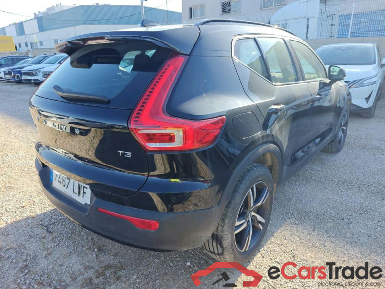 VOLVO XC40 / 2017 / 5P / todoterreno 1.5 T3 R-Design #2