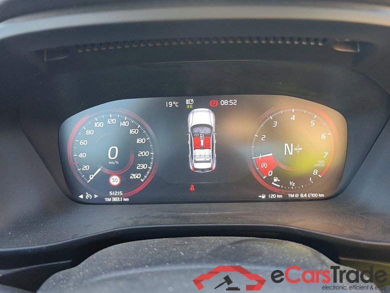 VOLVO XC40 / 2017 / 5P / todoterreno 1.5 T3 R-Design #4