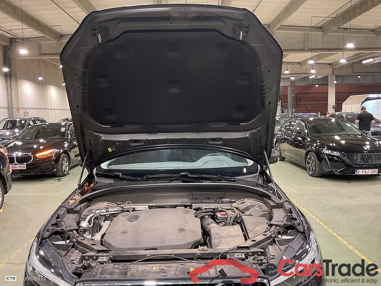 VOLVO XC60 2.0 B4 D MHEV MOMENTUM PRO AUTO #6