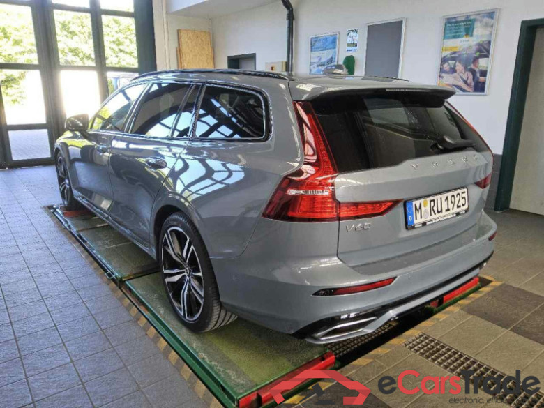 Volvo V60 Kombi (2018->) DE - Kb5 B5 (Benzin) AWD EU6d, Plus Dark Mild-Hybrid, 2021 - 2022 #4