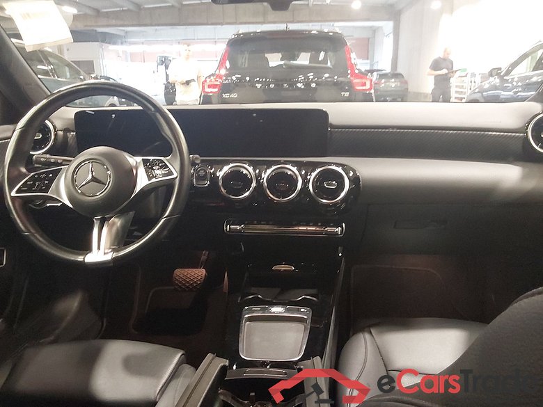 MERCEDES-BENZ A-CLASS 1.3 A 250 E LUXURY LINE DCT #6
