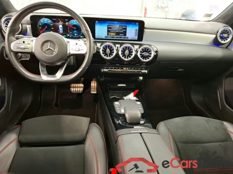 MERCEDES-BENZ Classe A Compact  2018  5P  Berline A 250 e AMG Line 8GDCT #5
